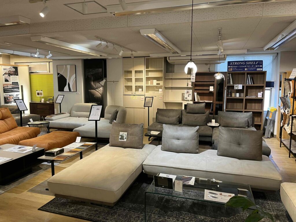 レザーテックスソファ関西最大の展示数！ - Outlet ism. | 滋賀・草津